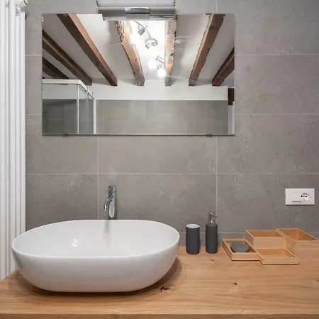 Ponte Raspi Canal View Appartement *