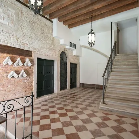 Ponte Raspi Canal View Appartement *